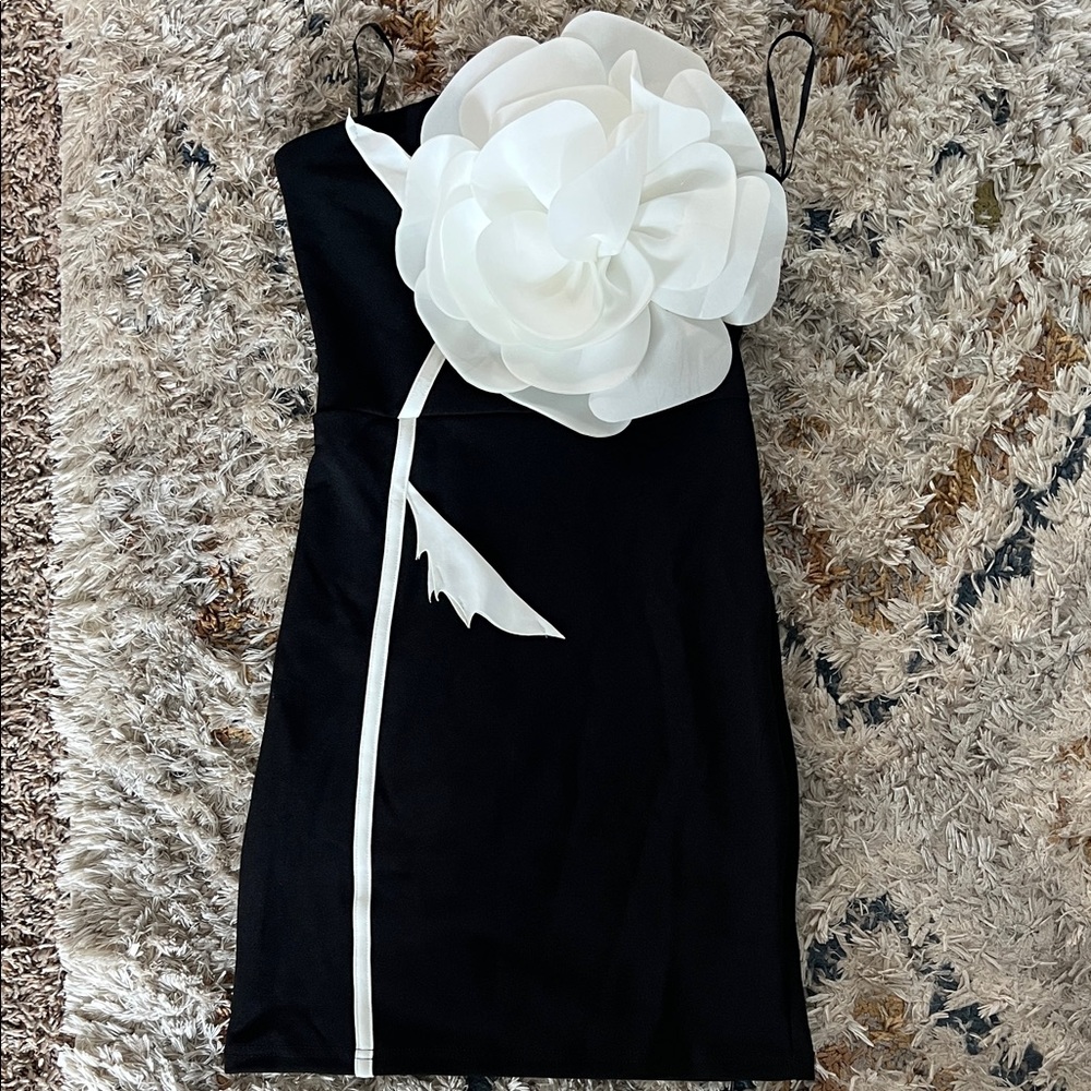 SHEIN Black and White Floral Dress